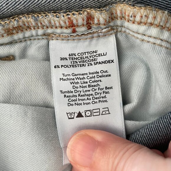 Eddie Bauer Slightly Curvy Fit 5 Pocket Med Wash Denim Jean Shorts Blue Sz 10 - Picture 11 of 12